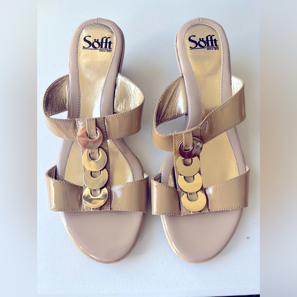 EUC Sofft Women’s Size 9M Caramel Leather Wedge Slide Sandals